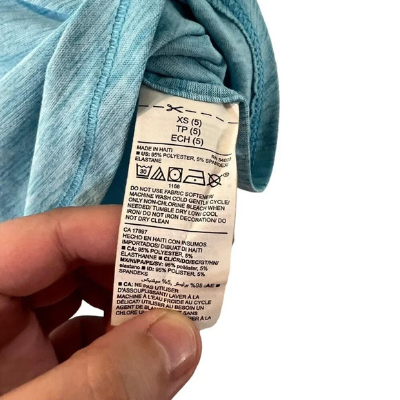 Old Navy Active Girls Top XS 5 Breathe On Light Blue Side Slits Short Sleeves - Picture 6 of 6